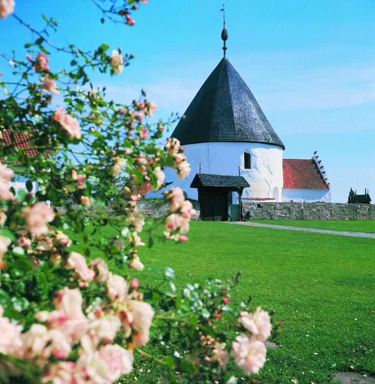 Bornholm Nyker Rundkirke by Lennard Nielsen